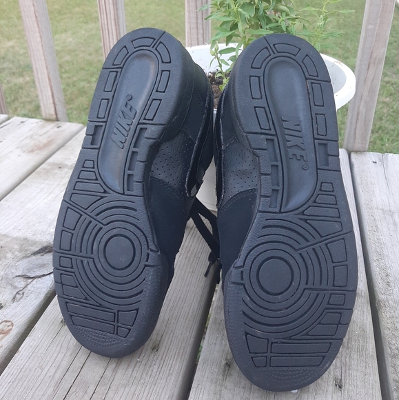 Black Nike delta forces - Picture 3 of 5